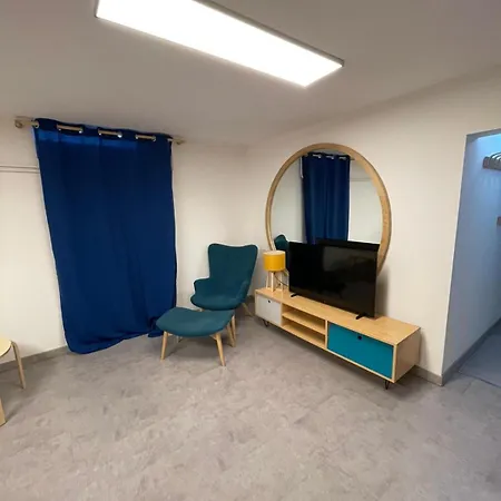 Underground 公寓 *